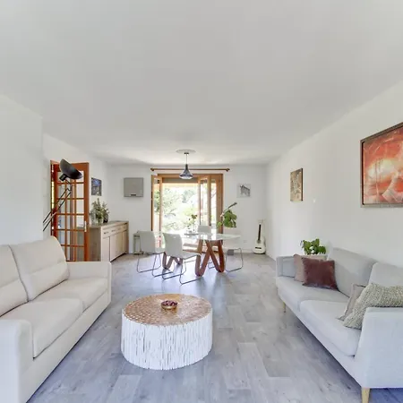 Spacious House With Garden * Neuilly-sur-Marne